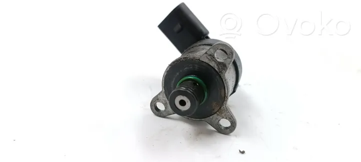 BMW 3 E46 Capteur de pression de carburant 828400560