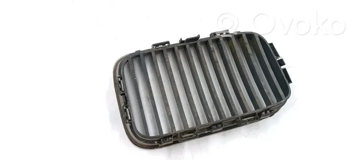 BMW 3 E36 Grille de calandre avant 51138122237