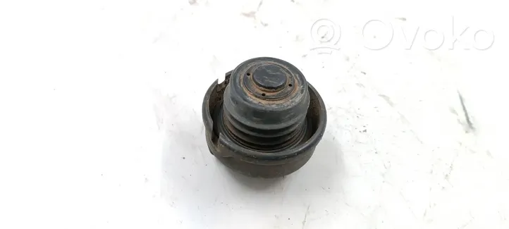 Audi A4 S4 B5 8D Tappo del serbatoio del carburante 191201553