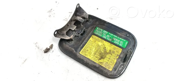 Audi A4 S4 B5 8D Bouchon, volet de trappe de réservoir à carburant 8D0010139D