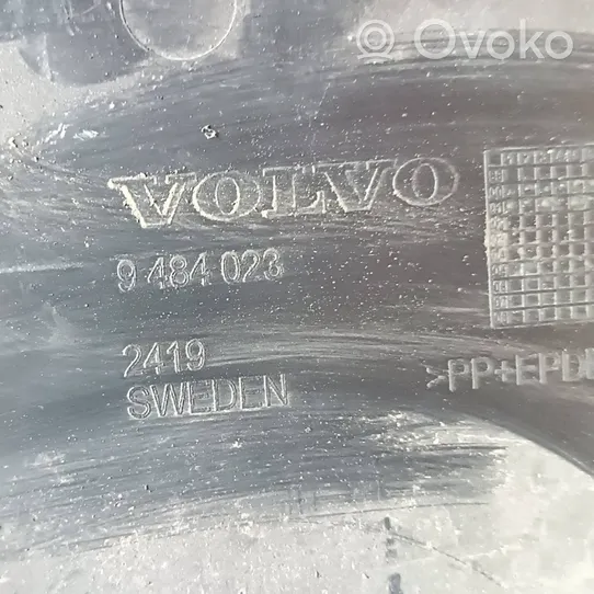 Volvo XC70 Listwa zderzaka przedniego 9484023