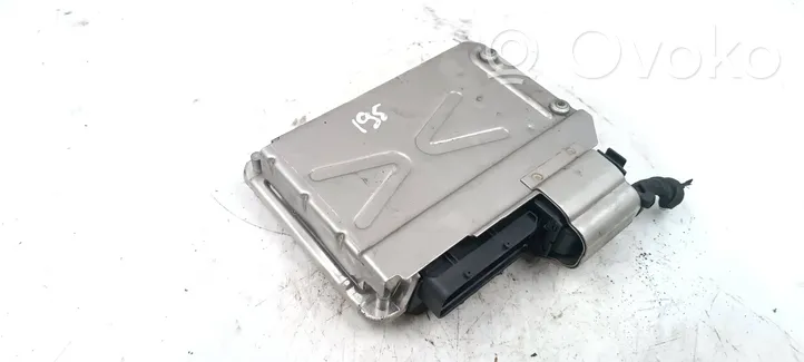 Volkswagen PASSAT B5.5 Engine control unit/module 8E0907411