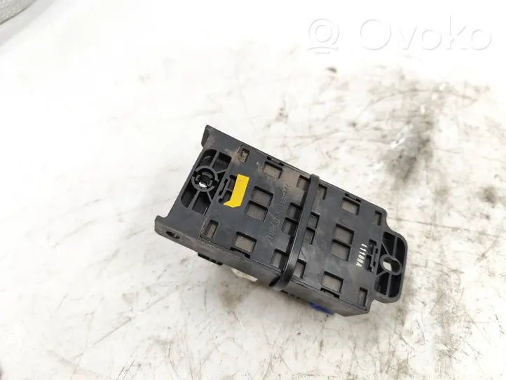 KIA Sorento Module de fusibles 913103E810