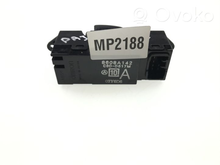 Mitsubishi Pajero Interruttore di controllo dell’alzacristalli elettrico 8608A142