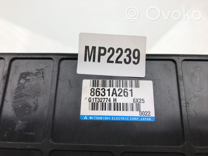 Mitsubishi Pajero Pavarų dėžės valdymo blokas 8631A261