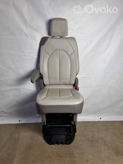Chrysler Pacifica Second row seats 