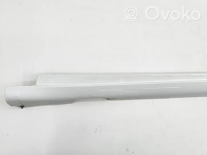 Chrysler Pacifica Sill 