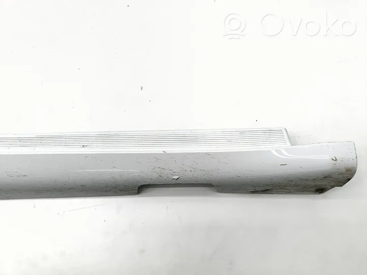 Chrysler Pacifica Sill 