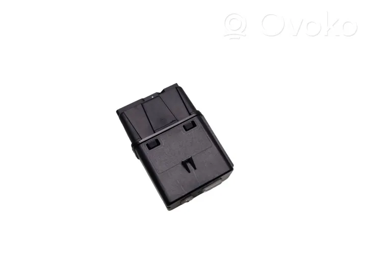 Chrysler Pacifica USB-pistokeliitin 68229840AA