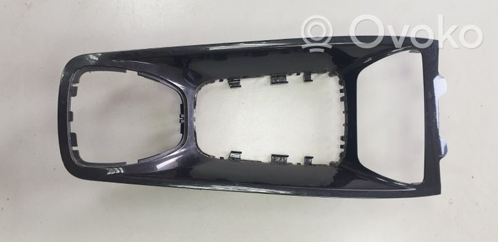 Citroen C5 Rivestimento in plastica cornice della leva del cambio 9682457777