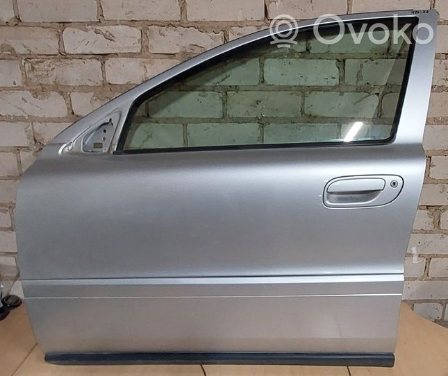 Volvo V70 Priekinės durys 