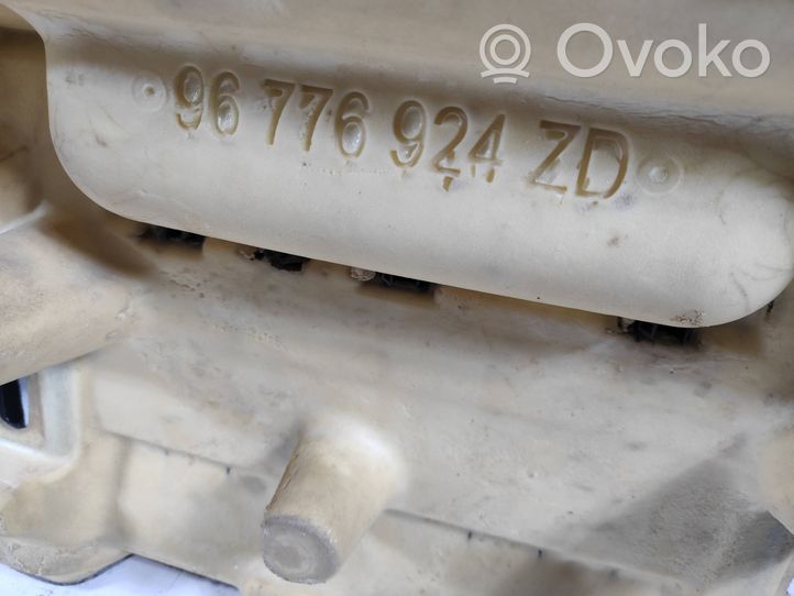 Citroen C4 II Picasso Wykładzina podłogowa tylna 96776924ZD