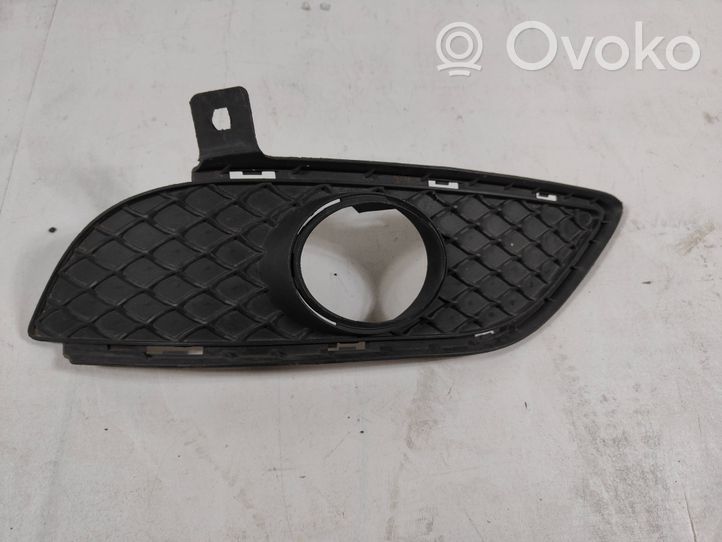 Mercedes-Benz B W246 W242 Etusumuvalon ritilä a2468851322