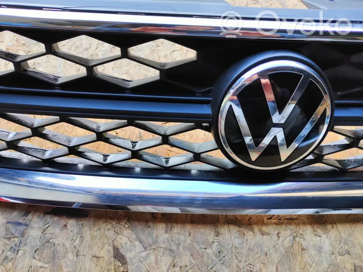 Volkswagen Atlas Grille calandre supérieure de pare-chocs avant 2GJ853651B
