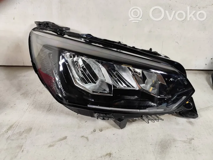 Peugeot 208 Phare frontale 9833036180