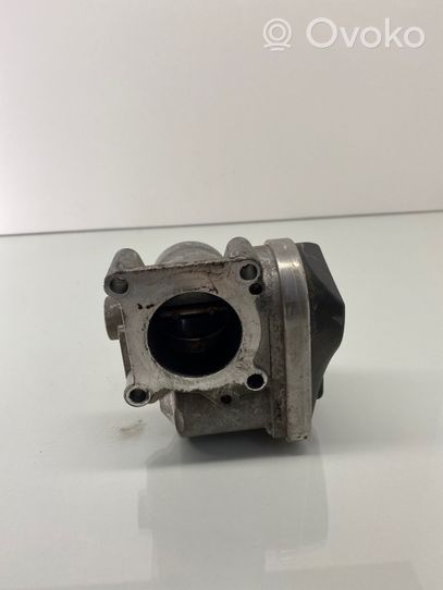 Volkswagen Polo IV 9N3 Throttle valve 036133062N