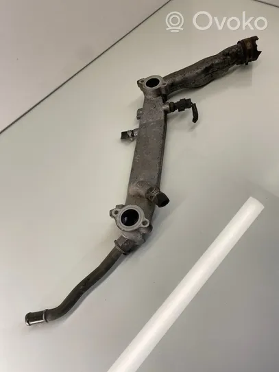 Subaru Legacy Tuyau de liquide de refroidissement moteur 