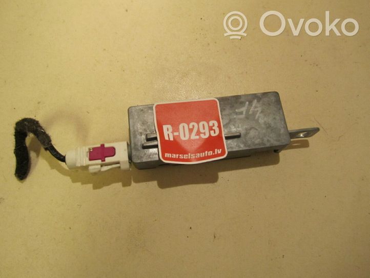 Audi A6 S6 C6 4F Pystyantennin suodatin 4F9035225H