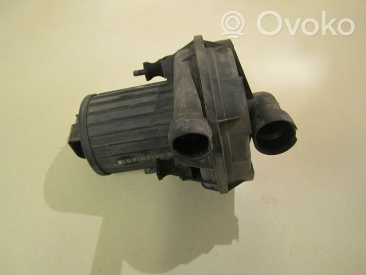 Volkswagen PASSAT B5.5 Pompe à air secondaire 06A959253B