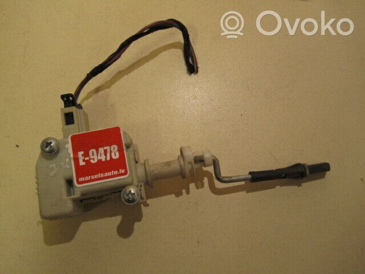 Volkswagen Touran I Motor de la tapa sellante del depósito de combustible 1T0810773