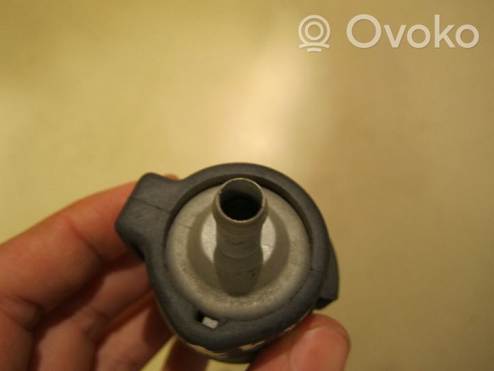 Skoda Octavia Mk2 (1Z) Zawór podciśnienia 058133459