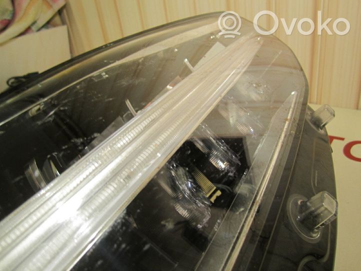 Volvo XC90 Lampa przednia 31655266