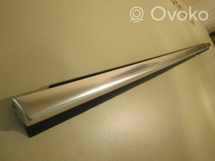 Volkswagen PASSAT CC Rivestimento modanatura del vetro della portiera posteriore 3C8839476F