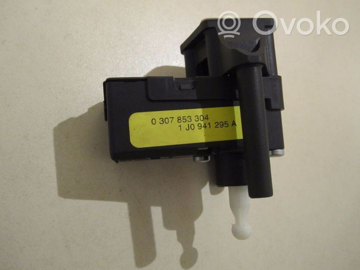 Audi A3 S3 8P Headlight level adjustment motor 1J0941295A