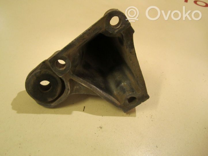 Audi 100 200 5000 C3 Supporto di montaggio scatola del cambio 443399114D