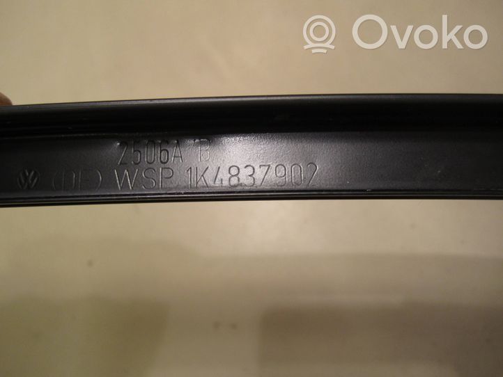 Volkswagen Golf V Rivestimento modanatura del vetro della portiera posteriore 1K4837902