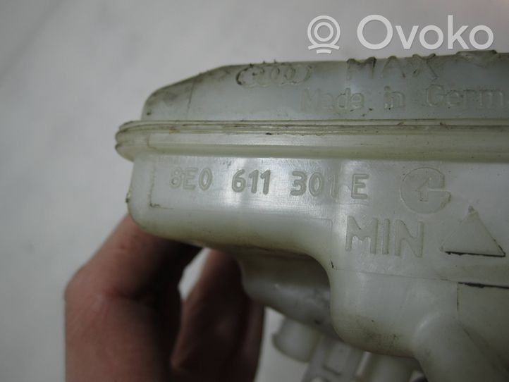 Audi A6 S6 C6 4F Serbatoio di compensazione del liquido del freno 8E0611301E