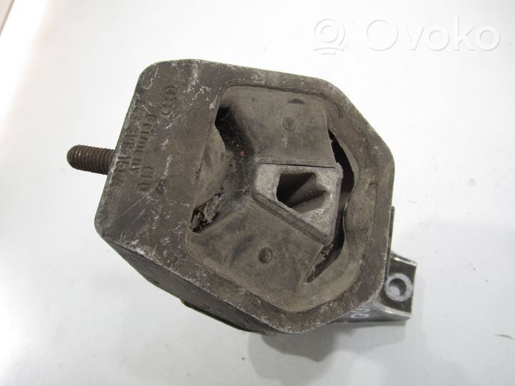 Audi 100 200 5000 C3 Soporte de montaje de la caja de cambios 443399113J