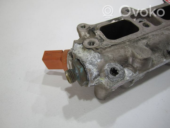 Volkswagen Golf VI Fuel distributor GK284AHB