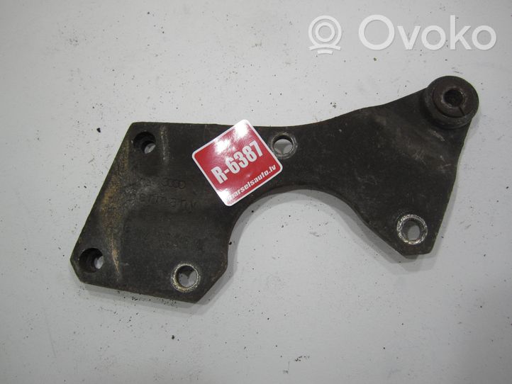 Audi 80 90 S2 B4 Vairo stiprintuvo siurblio tvirtinimo kronšteinas 026145385A