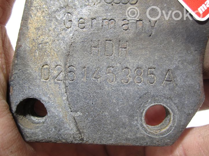 Audi 80 90 S2 B4 Vairo stiprintuvo siurblio tvirtinimo kronšteinas 026145385A