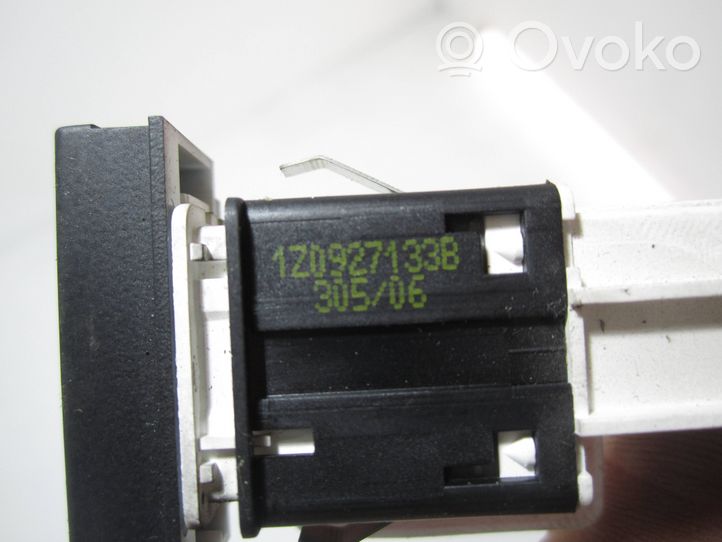 Skoda Octavia Mk2 (1Z) Przycisk kontroli trakcji ASR 1Z0927133B