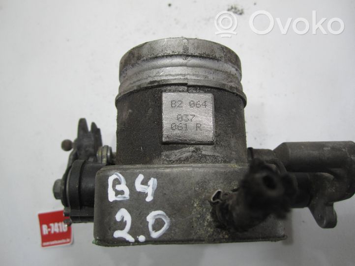 Audi 80 90 S2 B4 Valvola a farfalla 037061R