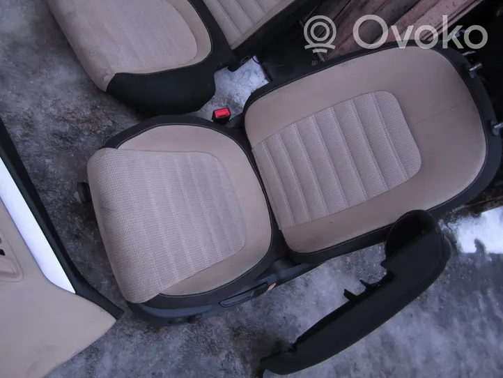 Volkswagen PASSAT CC Set di rivestimento sedili e portiere 