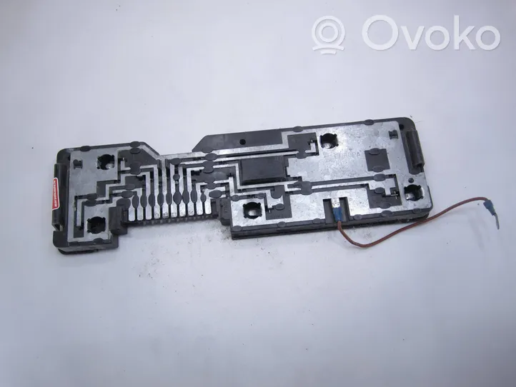 Audi 80 90 B2 Porte ampoule de feu arrière 811945222A