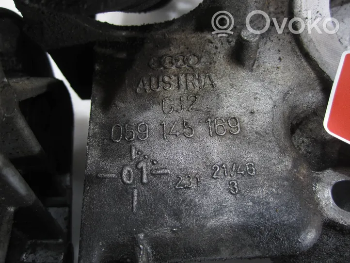 Audi A6 S6 C5 4B Eļļas filtra turētājs / dzesētājs 059145169