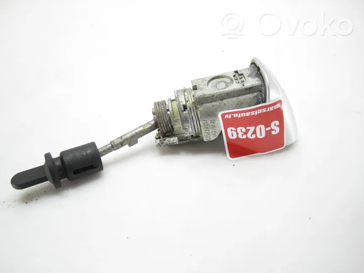 Audi A4 S4 B8 8K Serratura portiera anteriore (vicino alla maniglia) 8T1837167