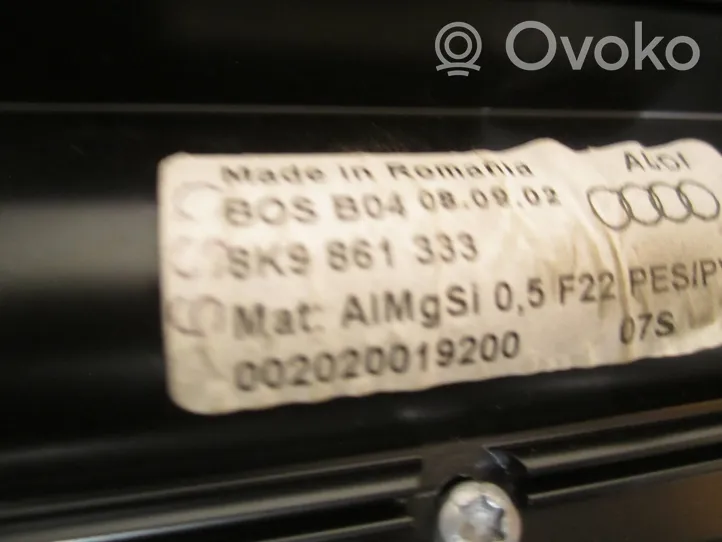 Audi A4 S4 B8 8K Takaoven verhoilu 8K0867305