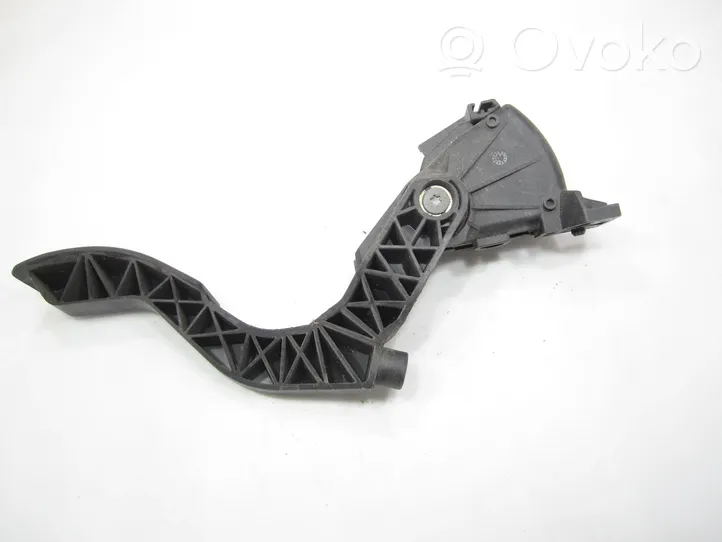 Volkswagen PASSAT B5.5 Accelerator throttle pedal 8D1721523F