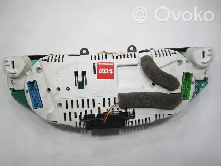 Audi A4 S4 B5 8D Speedometer (instrument cluster) 8D0920900M