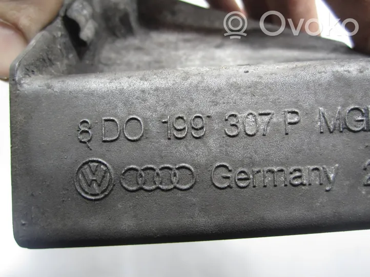 Audi A4 S4 B5 8D Łapa / Mocowanie silnika 8D0199307P