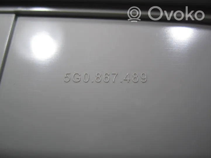 Volkswagen Golf VII Etuistuimen valo 5G0868837