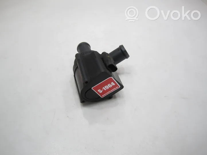 Volkswagen PASSAT B8 Pompe de circulation d'eau, chauffage auxiliaire Webasto 5Q0965561B