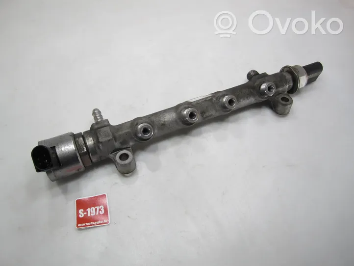 Volkswagen PASSAT B8 Kraftstoffverteiler Einspritzleiste Verteilerrohr 04L130764C