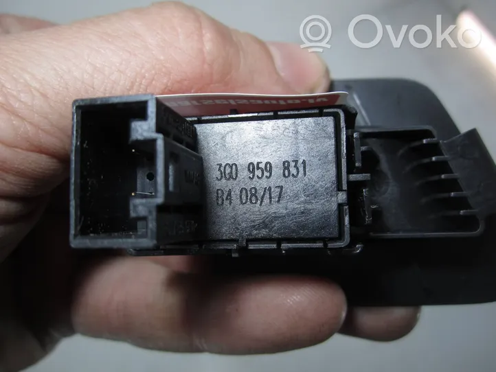 Volkswagen PASSAT B8 Tailgate opening switch 3G0959831
