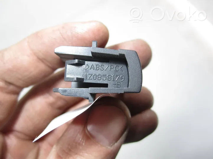 Skoda Octavia Mk2 (1Z) Muut kytkimet/nupit/vaihtimet 1Z0858179b